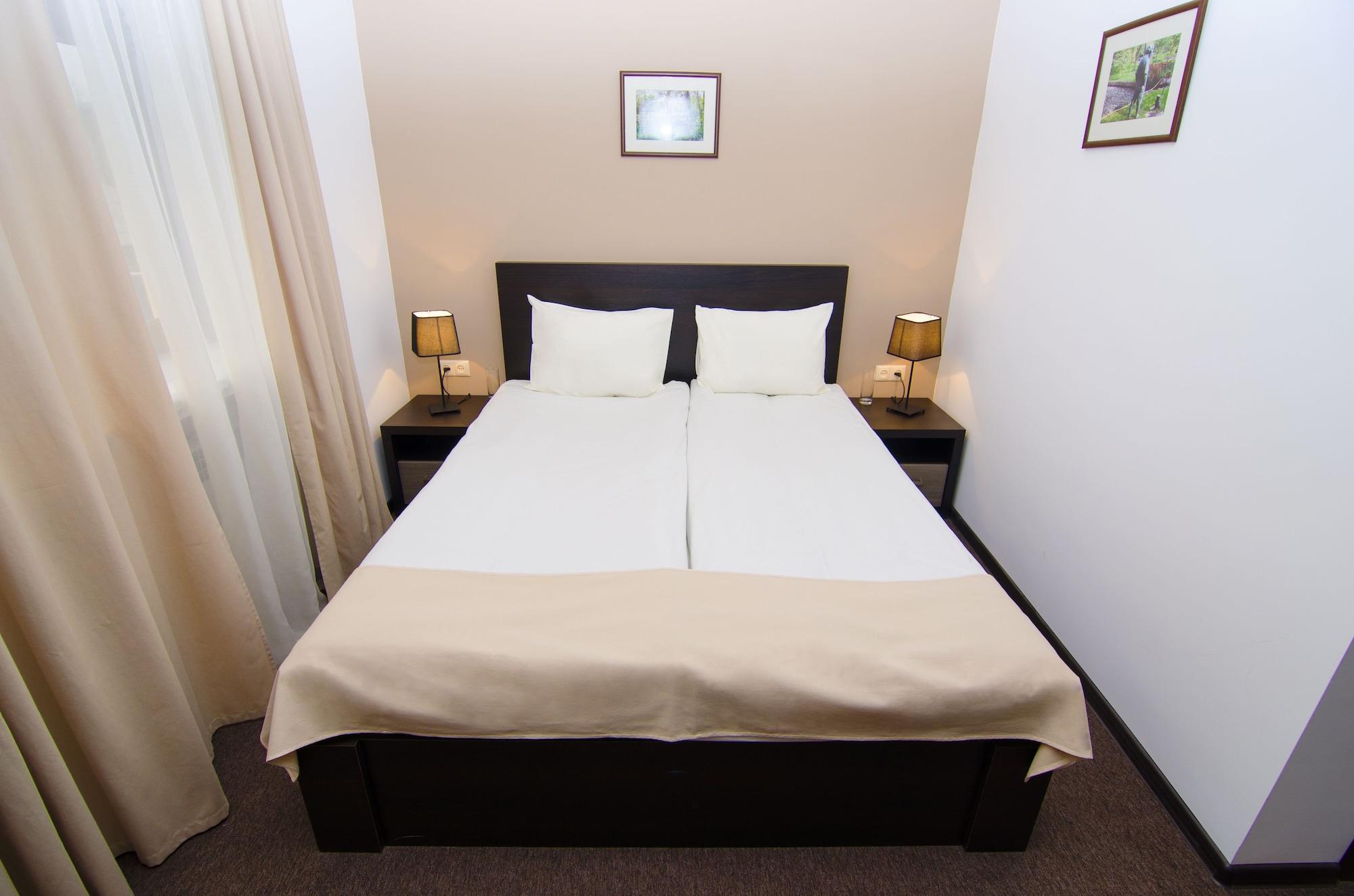 City Centre Hotel By Picnic Erévan Extérieur photo