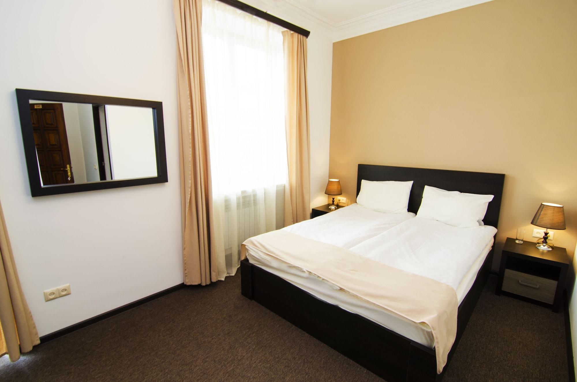 City Centre Hotel By Picnic Erévan Extérieur photo