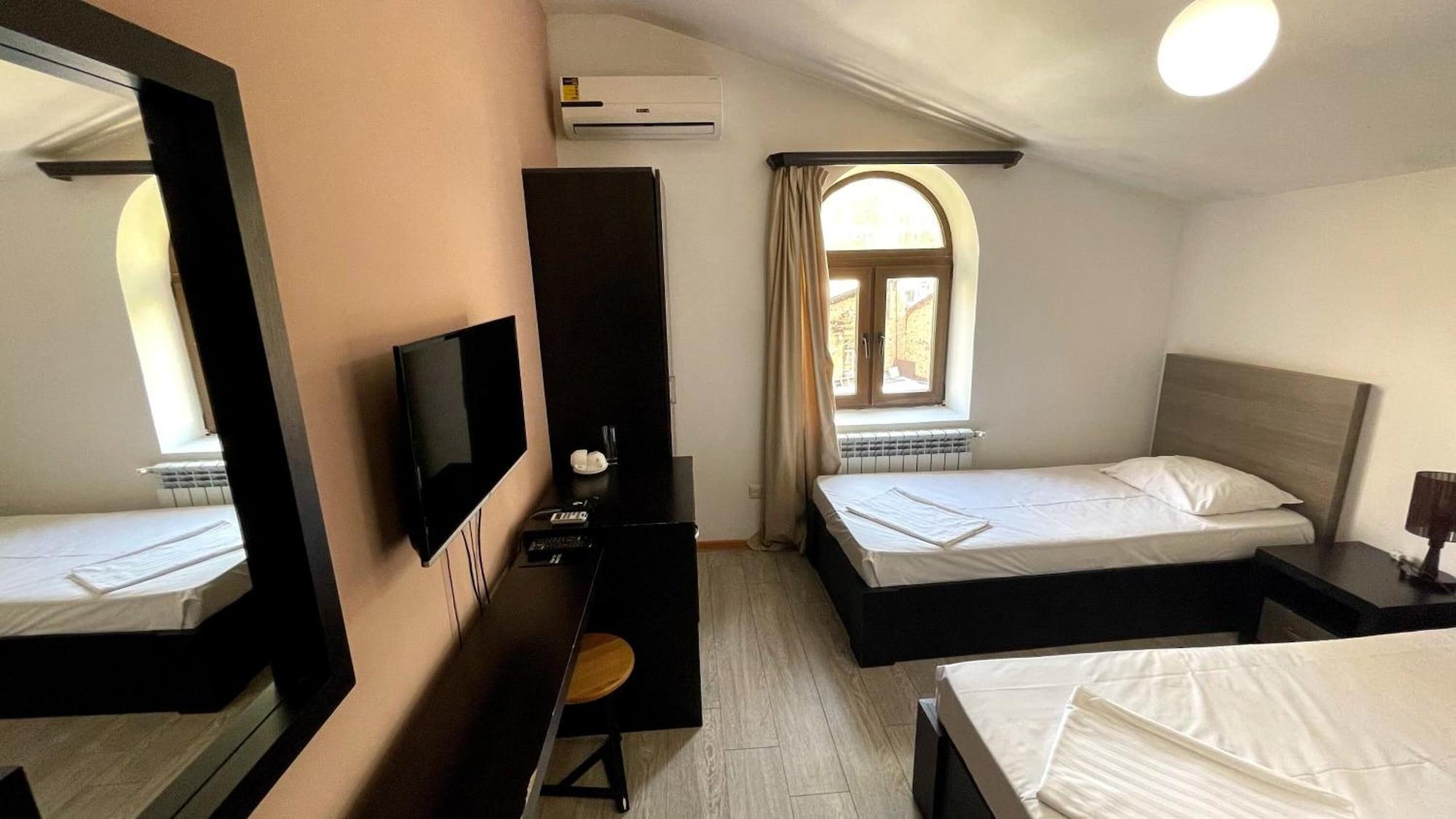 City Centre Hotel By Picnic Erévan Extérieur photo
