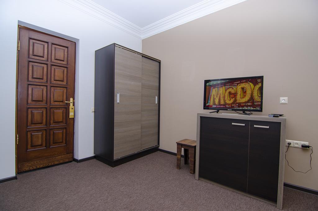 City Centre Hotel By Picnic Erévan Chambre photo